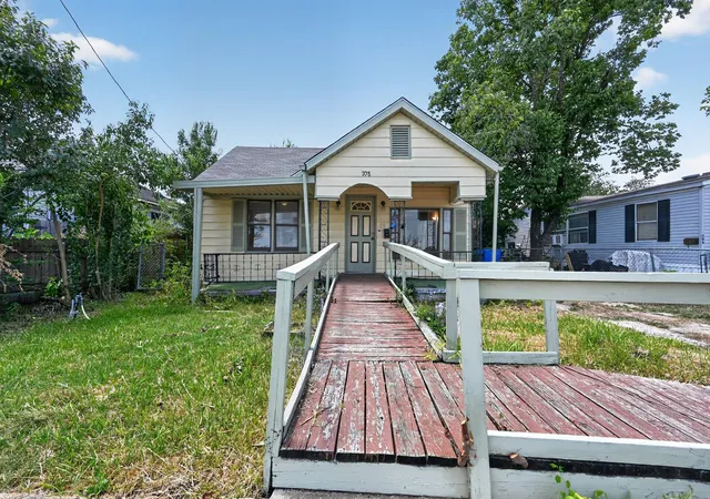 1st image of 708 Booth St, Taylor, TX 76574 | MLS# 5463762