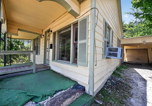 3rd image of 708 Booth St, Taylor, TX 76574 | MLS# 5463762