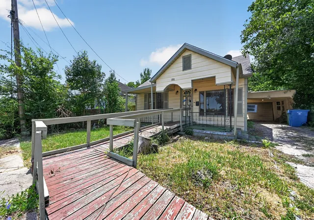 5th image of 708 Booth St, Taylor, TX 76574 | MLS# 5463762