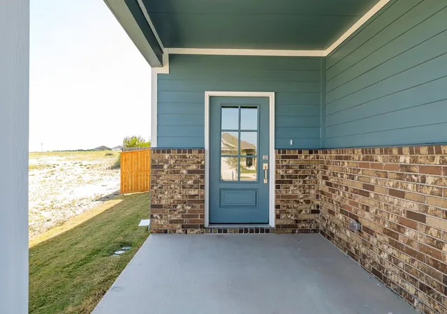 Photo 3 of Single family home for sale at 504 Yellow Ribbon Trl, Jarrell, TX 76537 | MLS# 2578572 | Listing updated on 2026-09-02