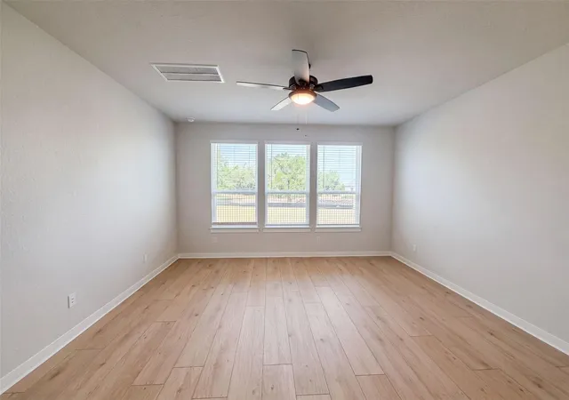 4th image of 125 High Valley Dr, Liberty Hill, TX 78642 | MLS# 2322271