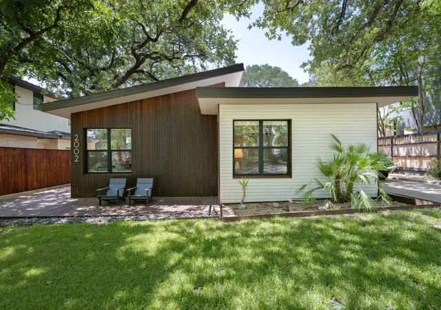 2nd image of 2002 Meadowbrook Dr, Austin, TX 78703 | MLS# 4512559