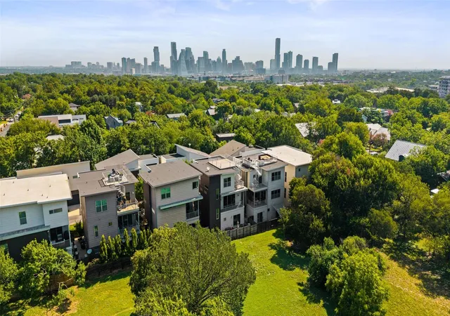2nd image of 2105 Goodrich Ave #7, Austin, TX 78704 | MLS# 9844161