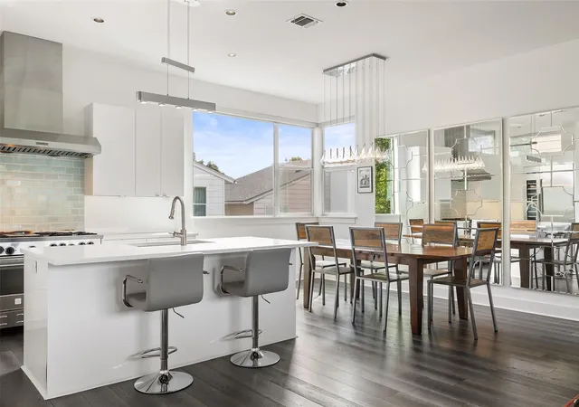 3rd image of 2105 Goodrich Ave #7, Austin, TX 78704 | MLS# 9844161