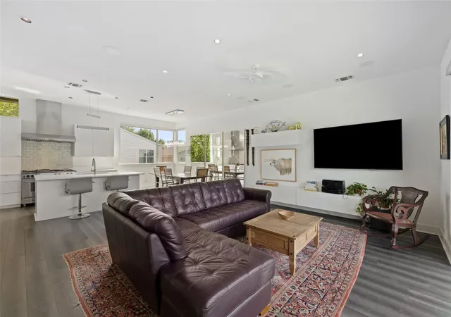 4th image of 2105 Goodrich Ave #7, Austin, TX 78704 | MLS# 9844161
