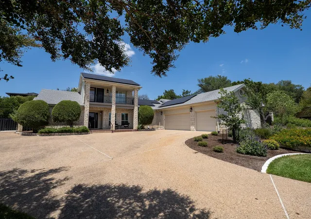 Photo 1 of Single family home for sale at 608 Flamingo Cv, Lakeway, TX 78734 | MLS# 9161851 | Listing updated on 2026-09-05
