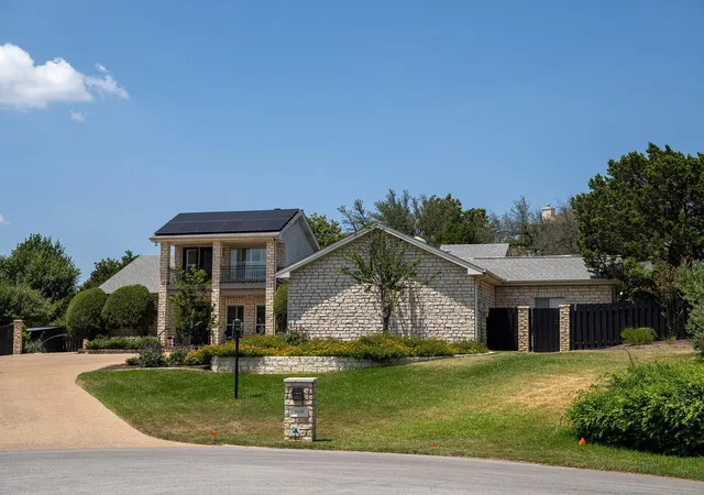Photo 3 of Single family home for sale at 608 Flamingo Cv, Lakeway, TX 78734 | MLS# 9161851 | Listing updated on 2026-09-05
