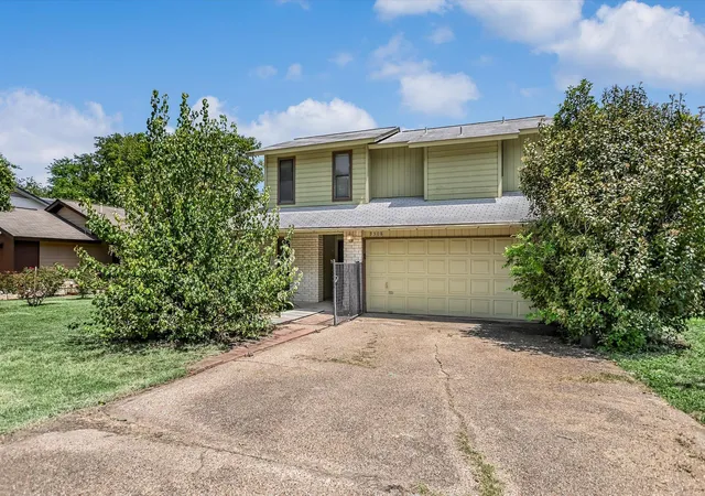 2nd image of 5308 Meadow Crst, Austin, TX 78744 | MLS# 3289221