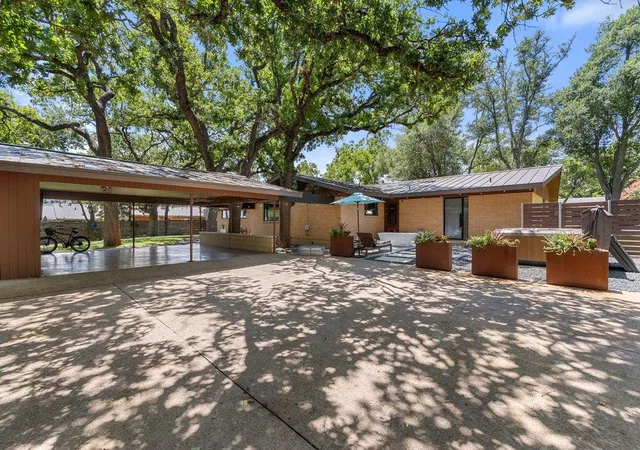 40th image of 806 W Schubert St, Fredericksburg, TX 78624 | MLS# 5038885