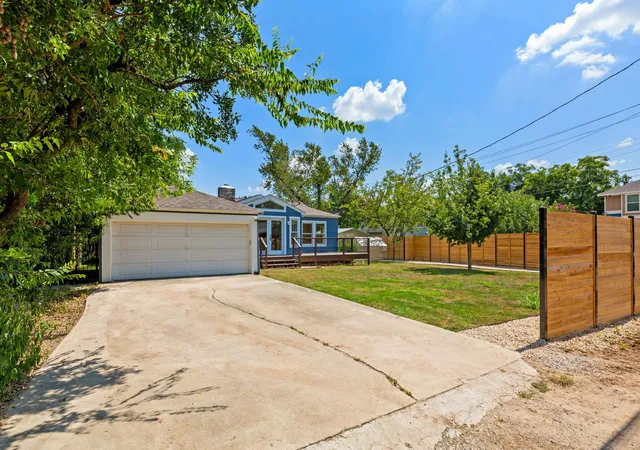 3rd image of 811 E 45Th St, Austin, TX 78751 | MLS# 1113352