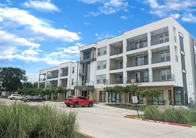Listing Photo 1 - Condo for sale in building located at 4801 Springdale Rd, Austin, TX 78723 - Unit #2309