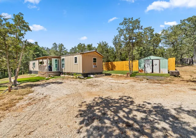 3rd image of 215 Sayers Dr, Bastrop, TX 78602 | MLS# 1525175