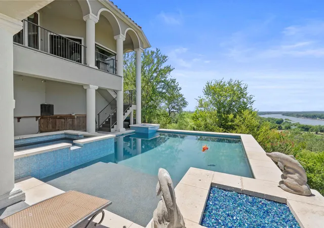 31st image of 301 Circle Dr, Horseshoe Bay, TX 78657 | MLS# 3007493