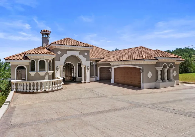 5th image of 301 Circle Dr, Horseshoe Bay, TX 78657 | MLS# 3007493