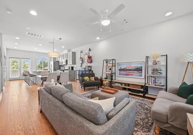 5th image of 814 N Bluff Dr #93, Austin, TX 78745 | MLS# 5439373