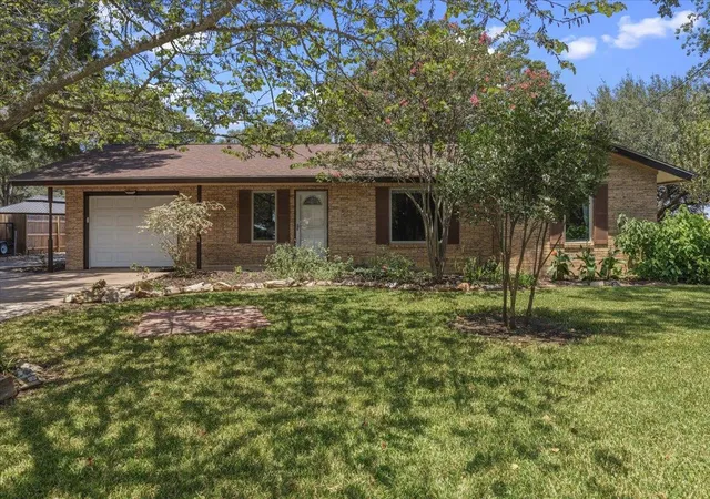 1st image of 1415 Ne Whitehead St, Smithville, TX 78957 | MLS# 4447542