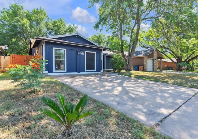 2nd image of 5000 Fontenay Dr, Austin, TX 78744 | MLS# 1544484