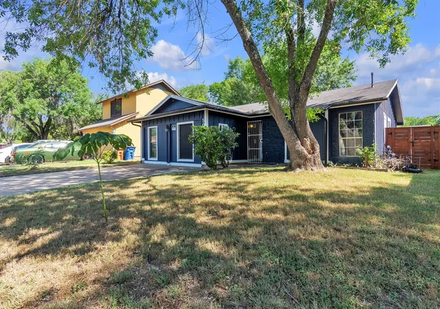 3rd image of 5000 Fontenay Dr, Austin, TX 78744 | MLS# 1544484