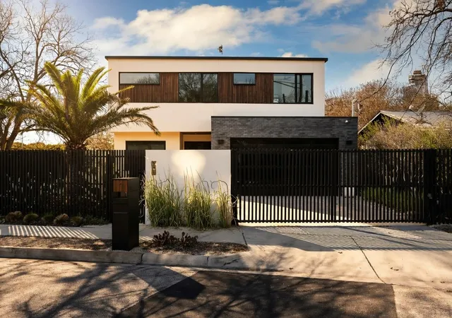 2nd image of 30 Chalmers Ave, Austin, TX 78702 | MLS# 6627448