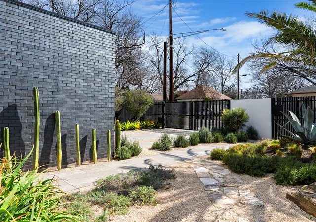 28th image of 30 Chalmers Ave, Austin, TX 78702 | MLS# 6627448