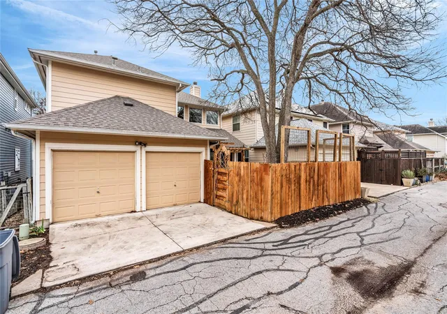 17th image of 2606 Kinney Oaks Ct, Austin, TX 78704 | MLS# 5052809
