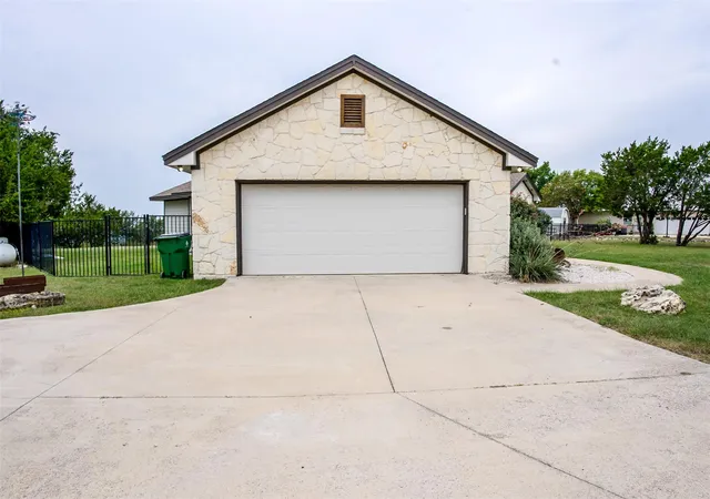 Photo 3 of Single family home for sale at 105 Sonora Dr, Bertram, TX 78605 | MLS# 3541124 | Listing updated on 2026-10-09