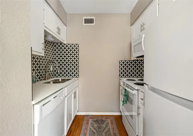 3rd image of 5215 Saint Georges Grn #B, Austin, TX 78745 | MLS# 5477997