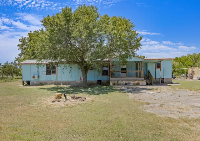 Photo 4 of Manufactured home for sale at 147 Community Ctr Rd, Rosanky, TX 78953 | MLS# 1302246 | Listing updated on 2026-08-11