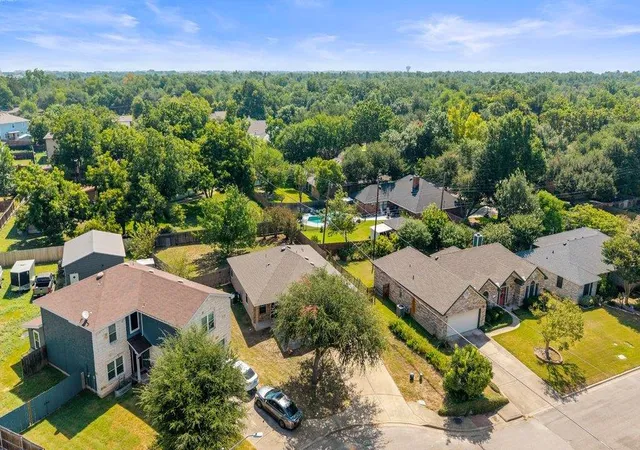 Photo 2 of Single family home for sale at 2100 Boyer Dr, Taylor, TX 76574 | MLS# 3771112 | Listing updated on 2026-08-23