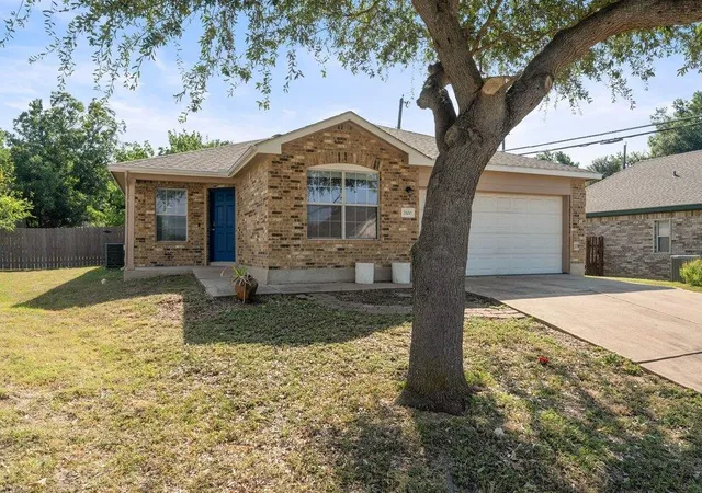 Photo 3 of Single family home for sale at 2100 Boyer Dr, Taylor, TX 76574 | MLS# 3771112 | Listing updated on 2026-08-23