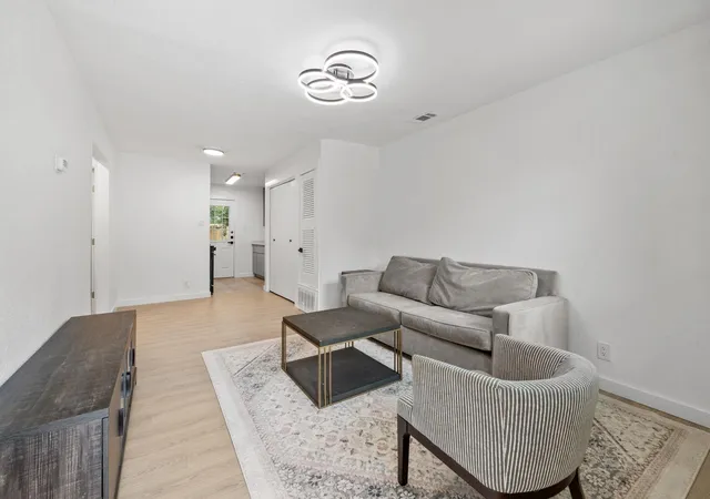 2nd image of 4908 Hawk Cv #2, Austin, TX 78745 | MLS# 6072184