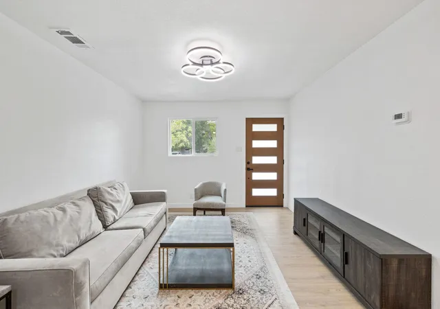 3rd image of 4908 Hawk Cv #2, Austin, TX 78745 | MLS# 6072184