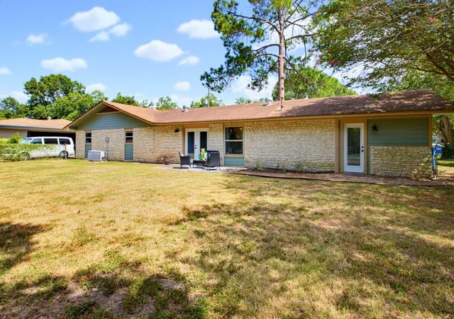 25th image of 803 Campbell St, Lockhart, TX 78644 | MLS# 5964903