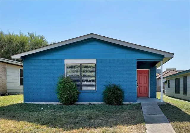 Single family home for sale at 5645 Pinon Vista Dr, Austin, TX 78724 | MLS# 8618038