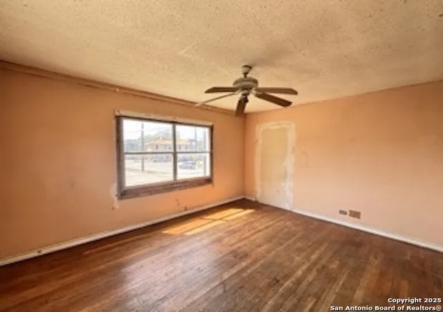 Photo 4 of Sale Pending at 3016 S Presa, San Antonio, TX 78210 | MLS# 1913165 | Listing updated on 2026-02-05