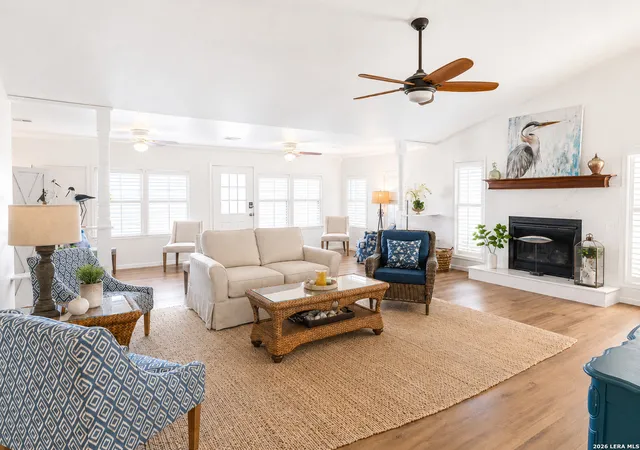 Photo 3 of Single family home for sale at 1274 Blue Heron, Hitchcock, TX 77563 | MLS# 1955432 | Listing updated on 2026-09-01