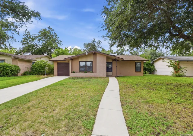 Photo 2 of Single family home for sale at 429 E Wright Blvd, Universal City, TX 78148 | MLS# 2001883 | Listing updated on 2026-08-13