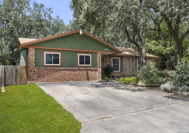 Photo 3 of Single family home for sale at 5907 Hidden Boulder St, San Antonio, TX 78250 | MLS# 2007858 | Listing updated on 2026-09-14