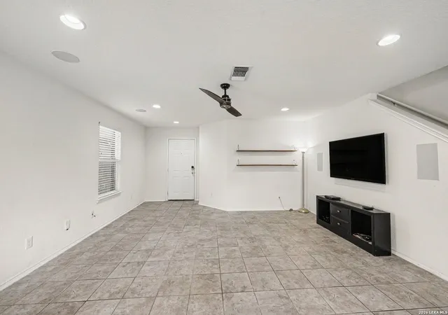 3rd image of 210 Granite Mist, Universal City, TX 78148 | MLS# 2008097