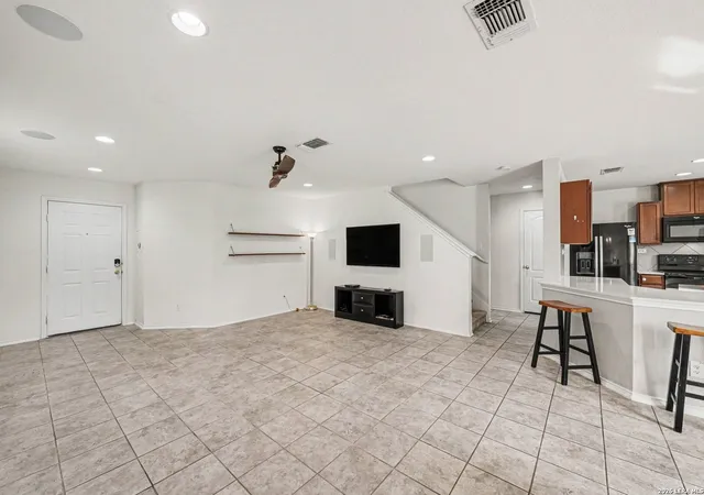 5th image of 210 Granite Mist, Universal City, TX 78148 | MLS# 2008097