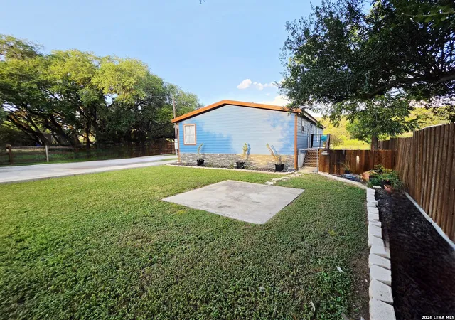 3rd image of 135 Lakeshore Dr S, Bandera, TX 78003 | MLS# 2010120