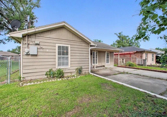 3rd image of 1911 Thonig Rd, Houston, TX 77055 | MLS# 74863874