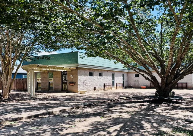 1st image of 195 Park Dr, La Grange, TX 78945 | MLS# 51476040