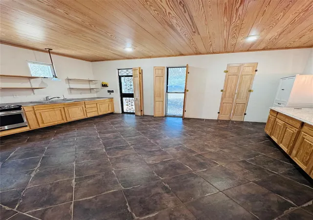 20th image of 195 Park Dr, La Grange, TX 78945 | MLS# 51476040