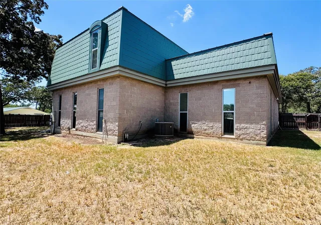 4th image of 195 Park Dr, La Grange, TX 78945 | MLS# 51476040