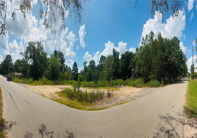 2nd image of 420 E Semands St, Conroe, TX 77301 | MLS# 88705724