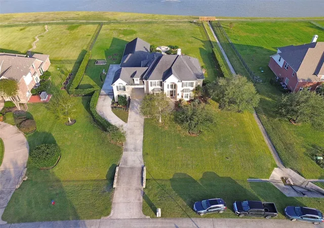 1st image of 1860 Lake Landing Dr, League City, TX 77573 | MLS# 4952602