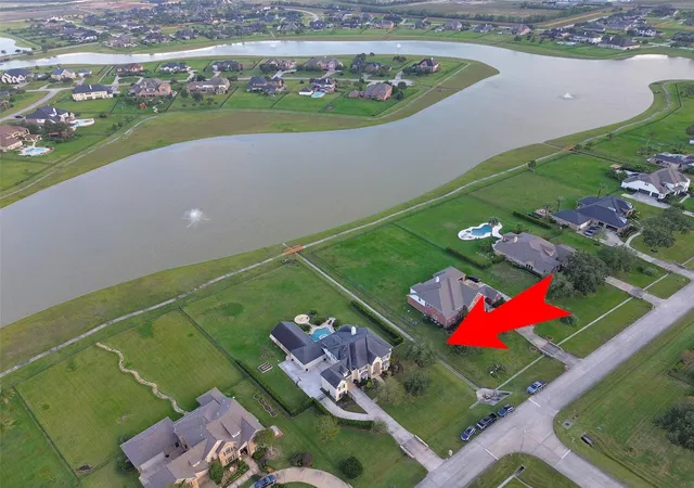2nd image of 1860 Lake Landing Dr, League City, TX 77573 | MLS# 4952602