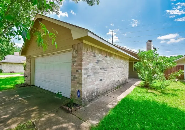 Photo 2 of Single family home for sale at 3723 Varla Ln, Houston, TX 77014 | MLS# 71411690 | Listing updated on 2026-09-21
