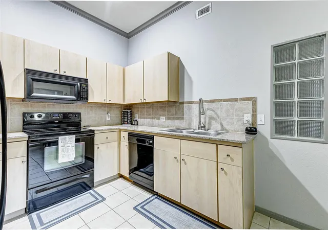 Photo 3 of Condo for sale at 1441 East St #108, Houston, TX 77007 | MLS# 79157707 | Listing updated on 2026-08-09